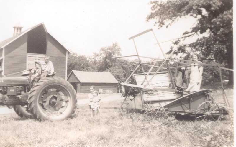 ../Images/tractor Clair Janice Norma Hansons.jpg